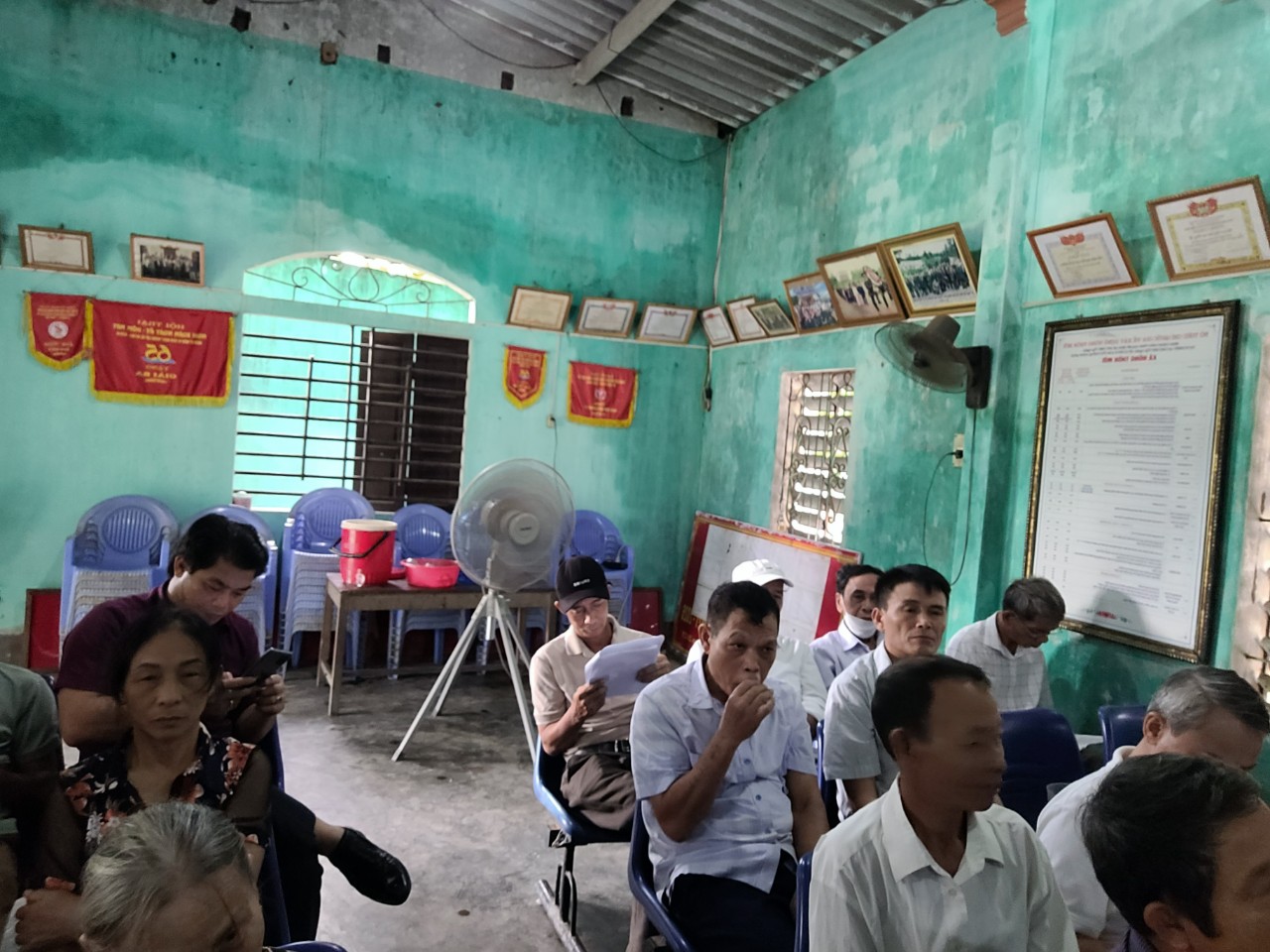 Dảng viên chi bộ Phong Thịnh tham gia sinh hoạt