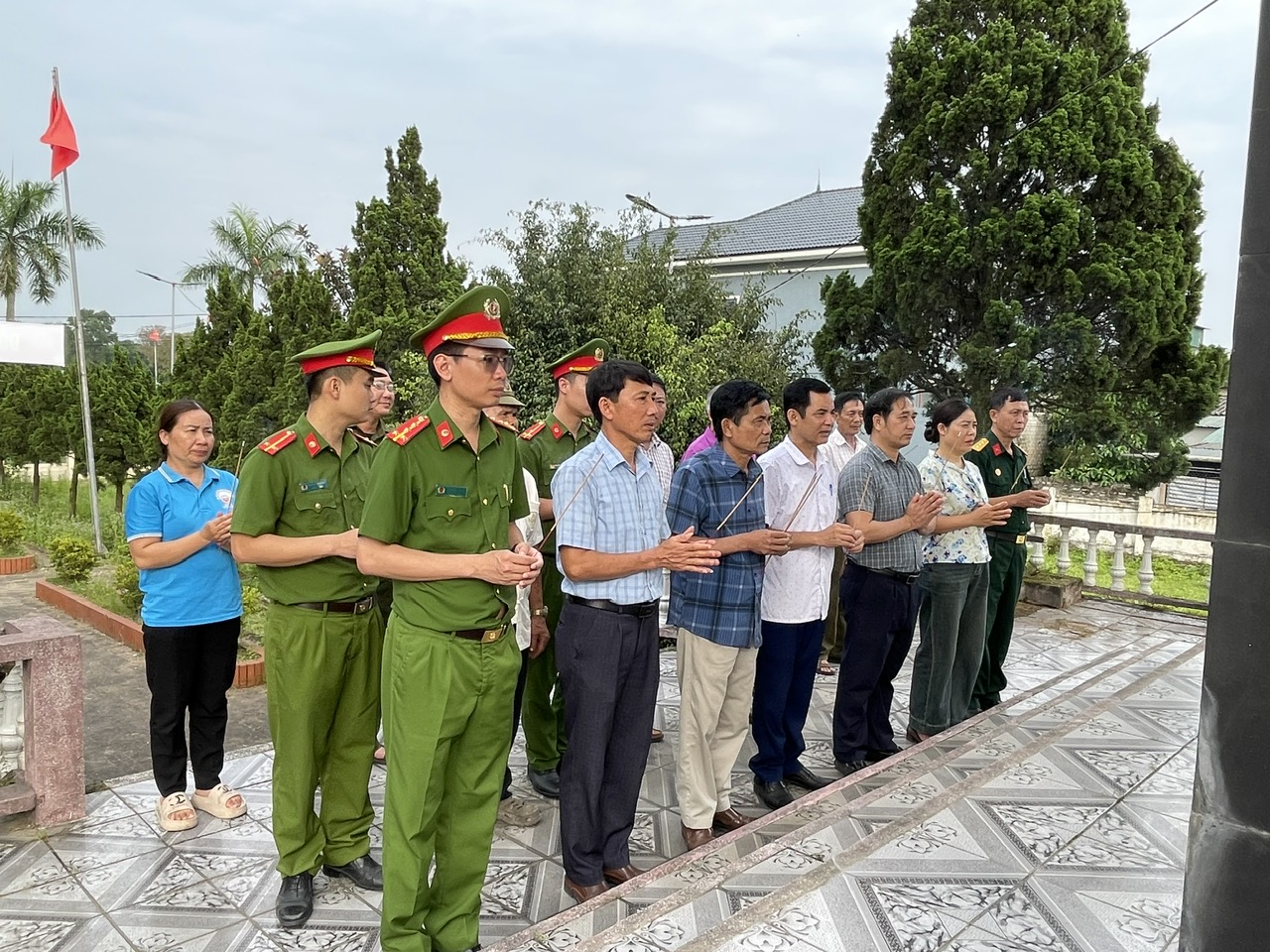 thắp hương